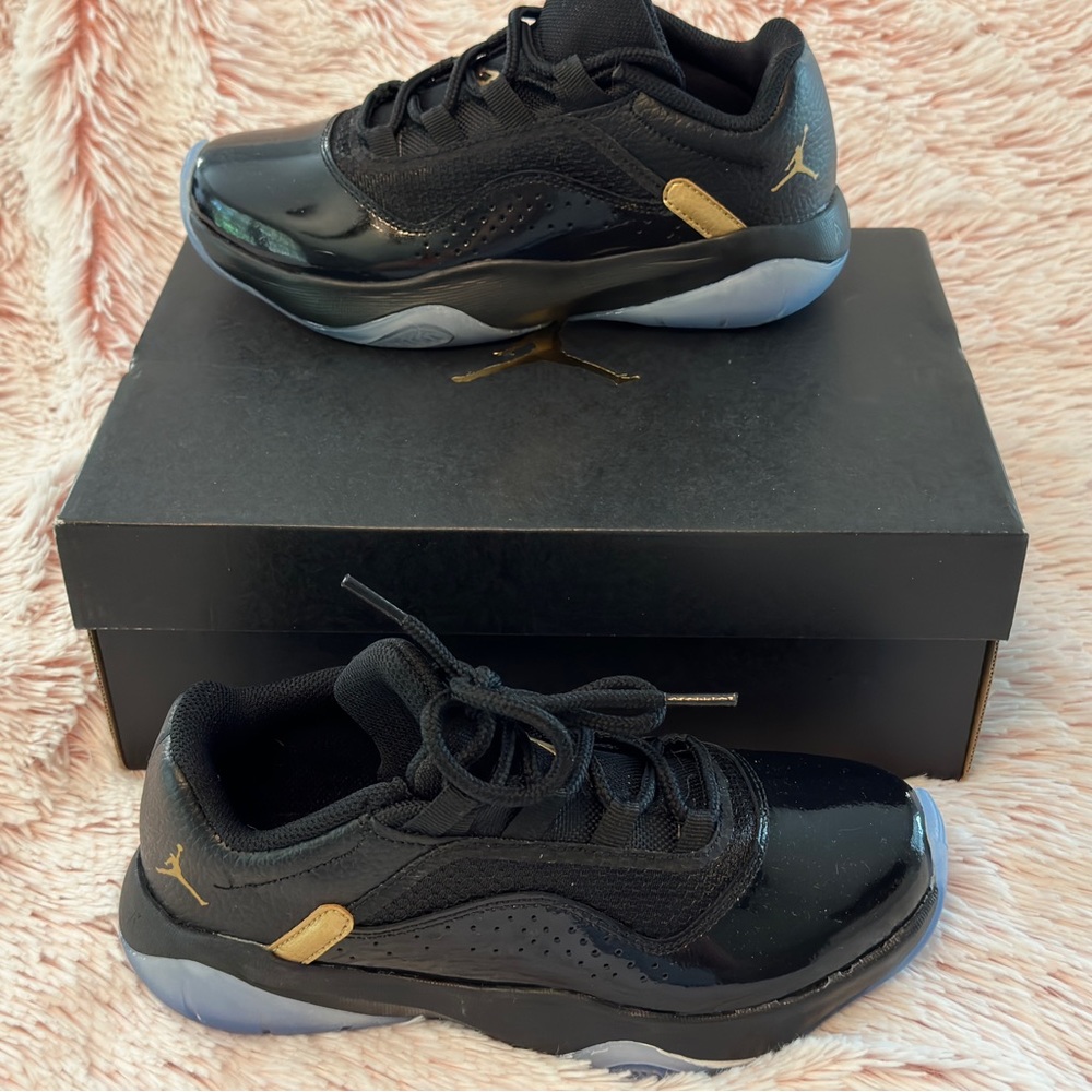 Air Jordan 11 CMFT Low (GS) size 4Y